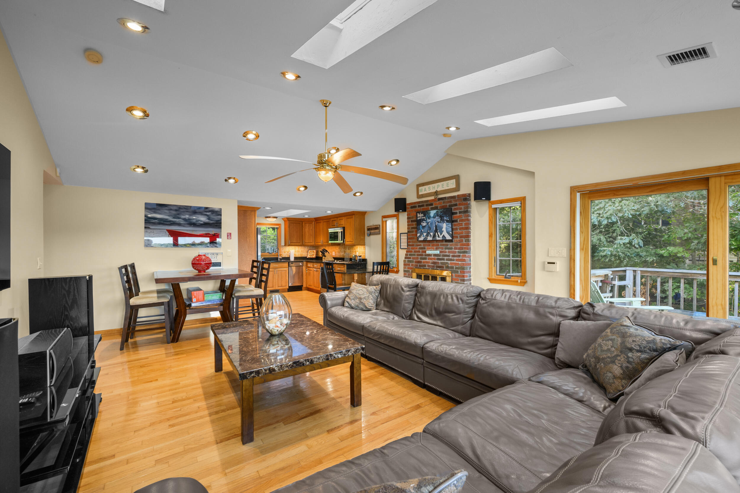 42 Cayuga Mashpee MA 02649