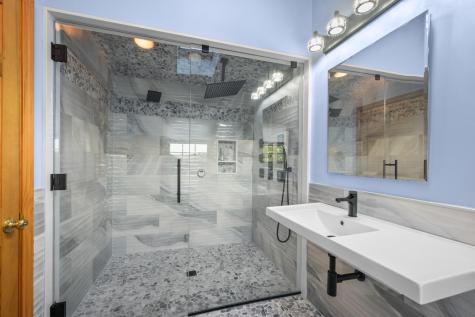 42 Cayuga Mashpee MA 02649