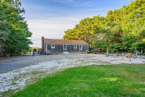 42 Cayuga Mashpee MA 02649