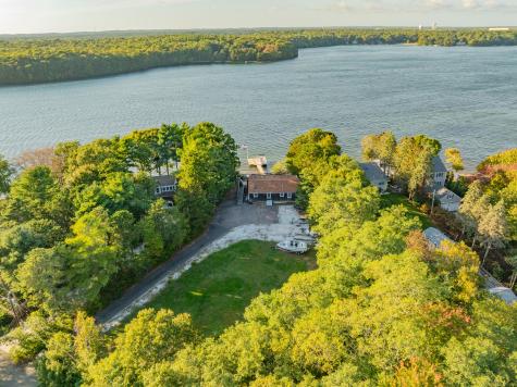 42 Cayuga Mashpee MA 02649