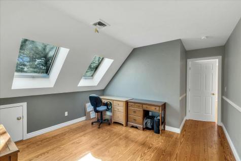 21 Longview Road Falmouth MA 02556