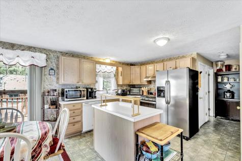 370 Quinaquisset Avenue Mashpee MA 02649