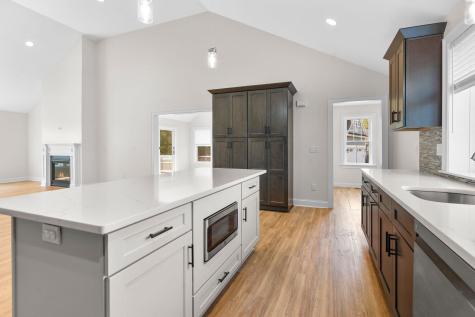7 Maxwell Lane MA 02563