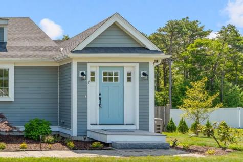 7 Maxwell Lane MA 02563
