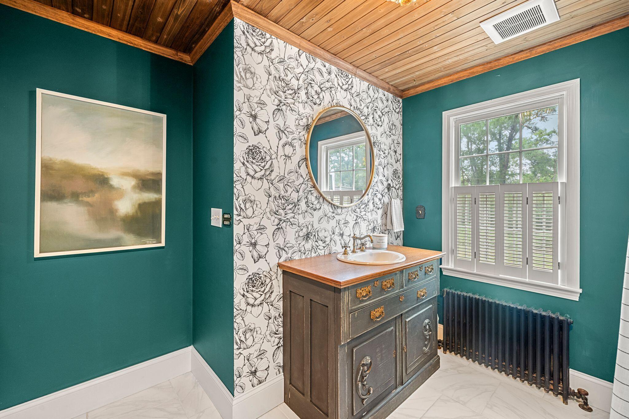 43 Jarves Street Sandwich MA 02563