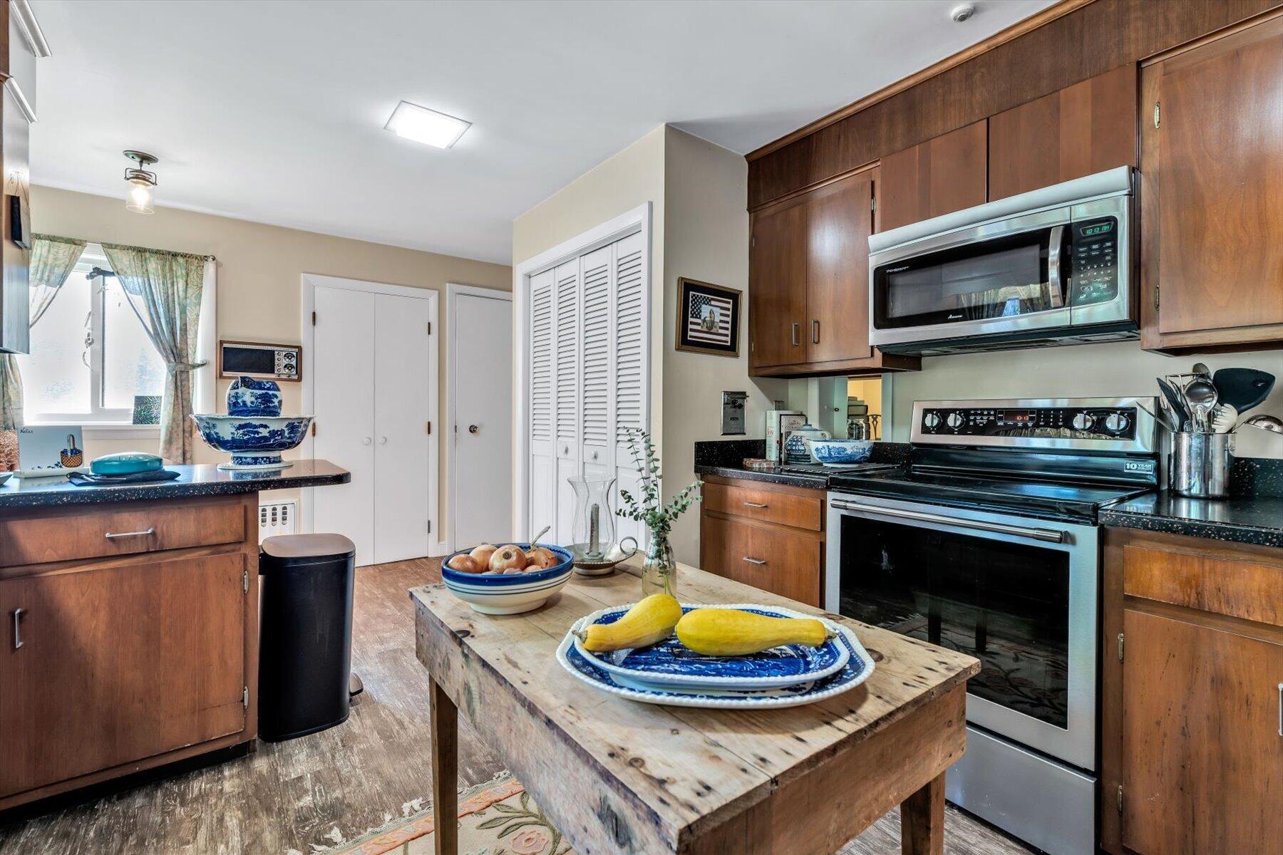 885 Shore Road Pocasset MA 02559