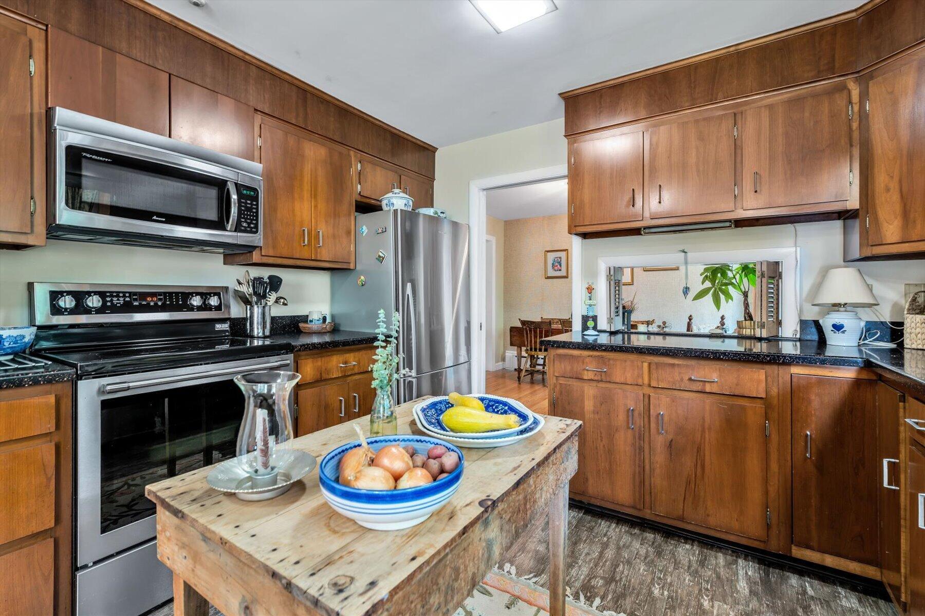 885 Shore Road Pocasset MA 02559