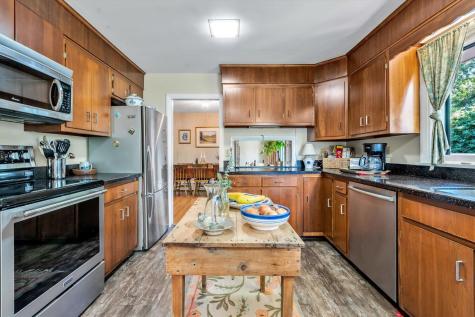 885 Shore Road Pocasset MA 02559