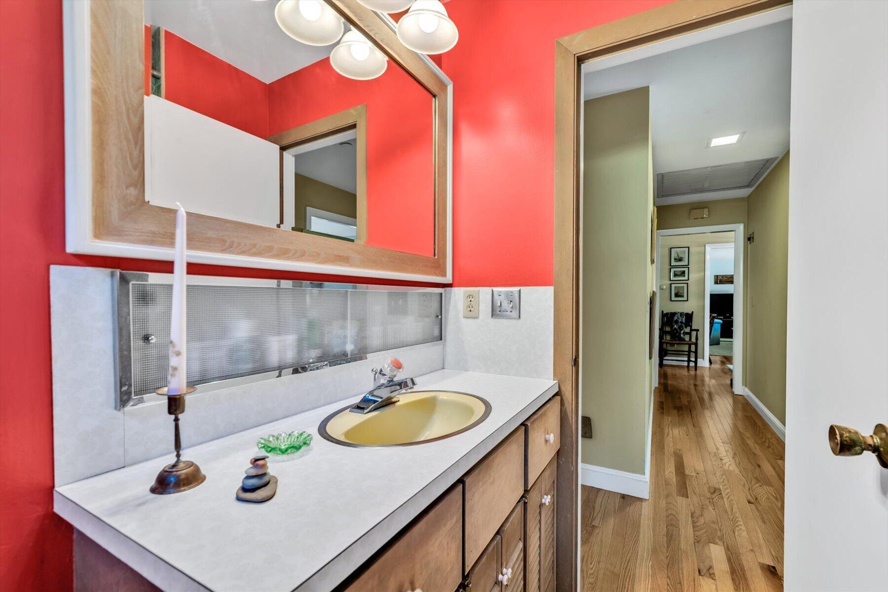 885 Shore Road Pocasset MA 02559