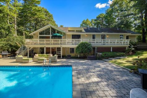 72 Walton Heath Way Mashpee MA 02649