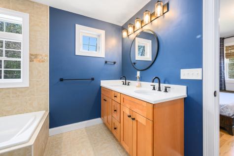8 Lakeway Lane Harwich MA 02645