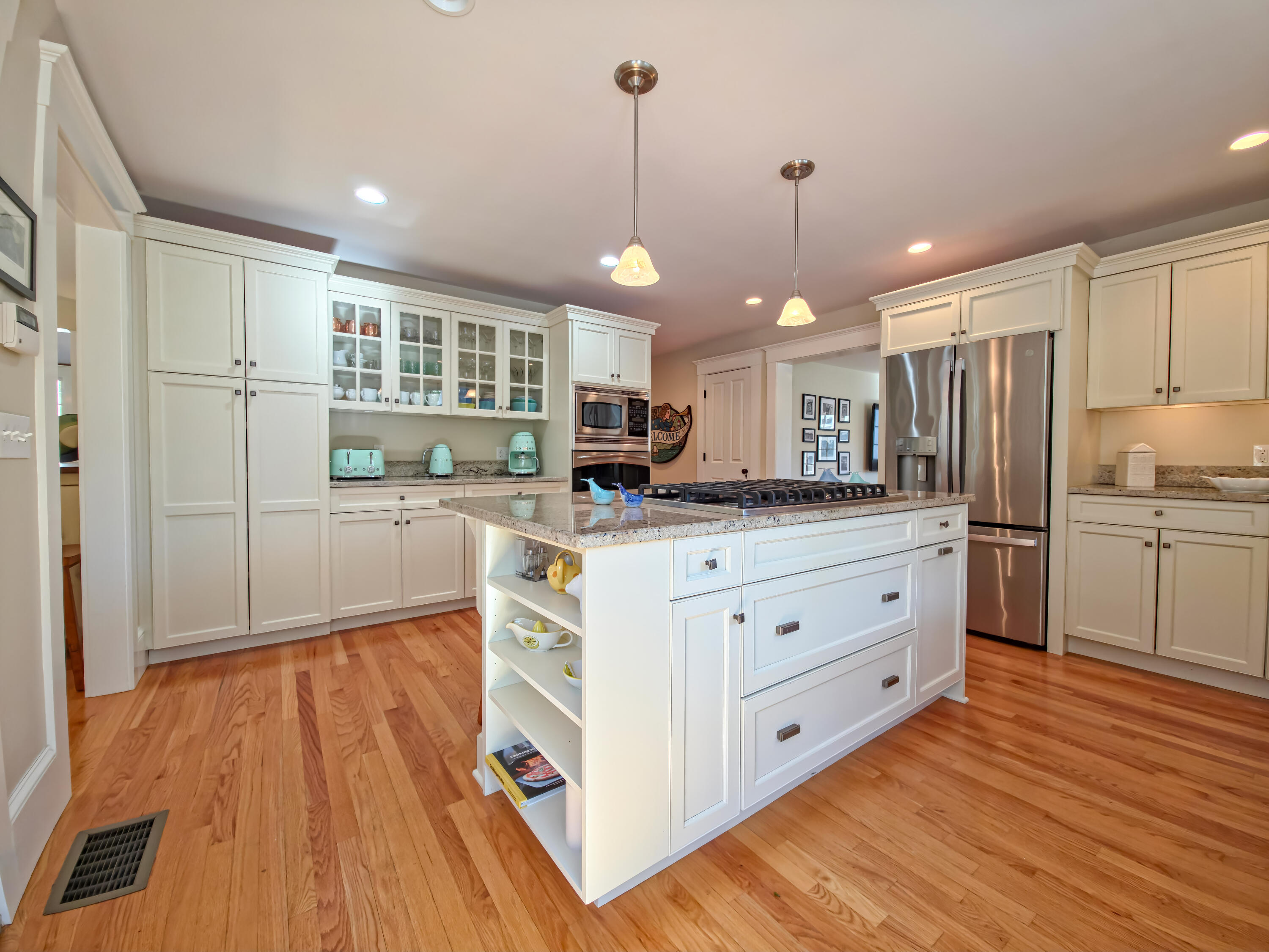 552 Main Street Cotuit MA 02635