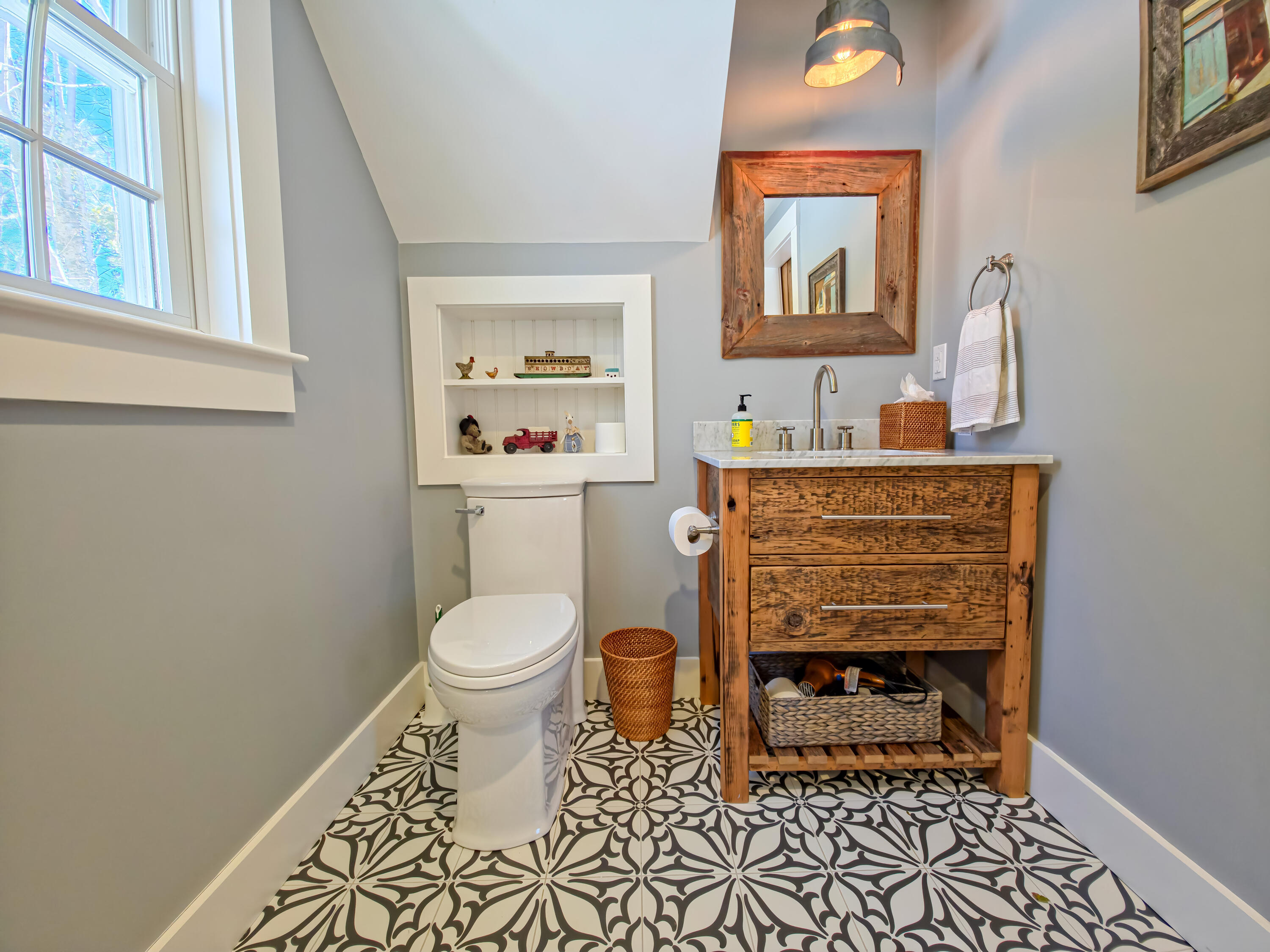 552 Main Street Cotuit MA 02635