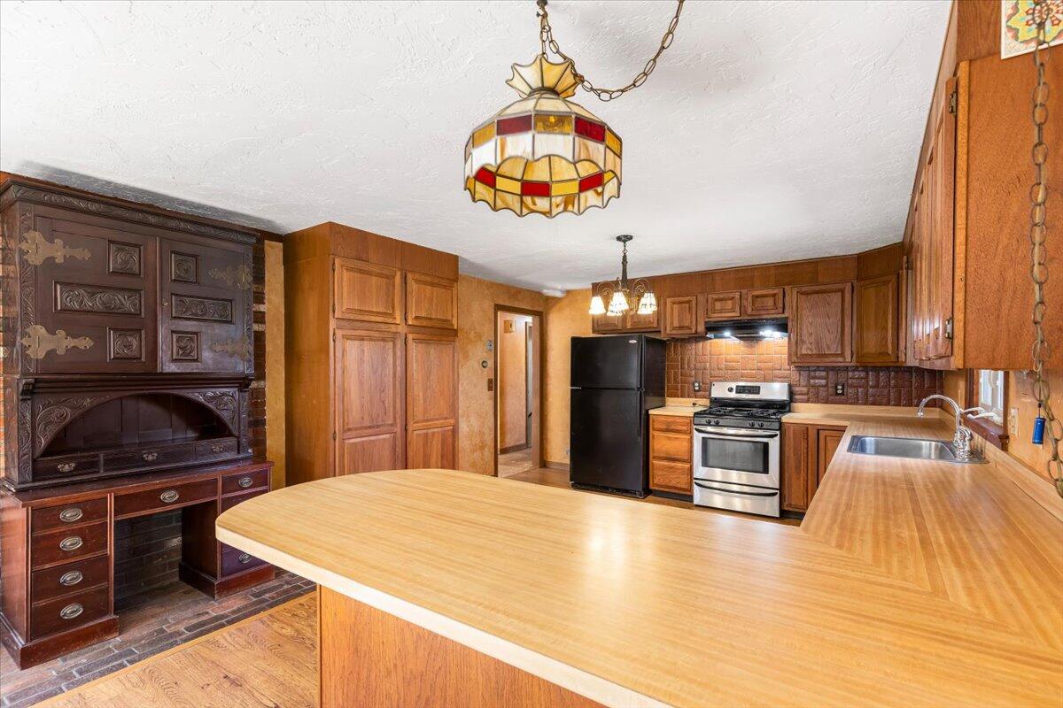 1094 County Road Bourne MA 02534
