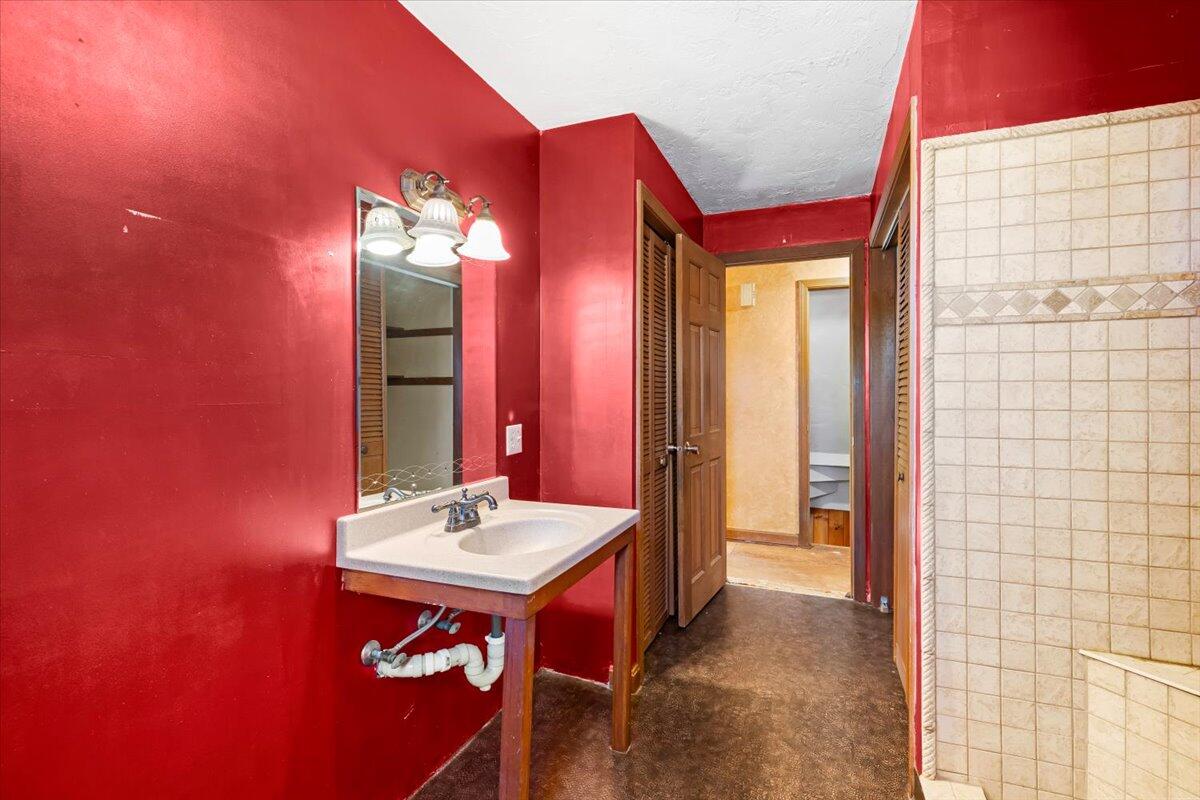 1094 County Road Bourne MA 02534