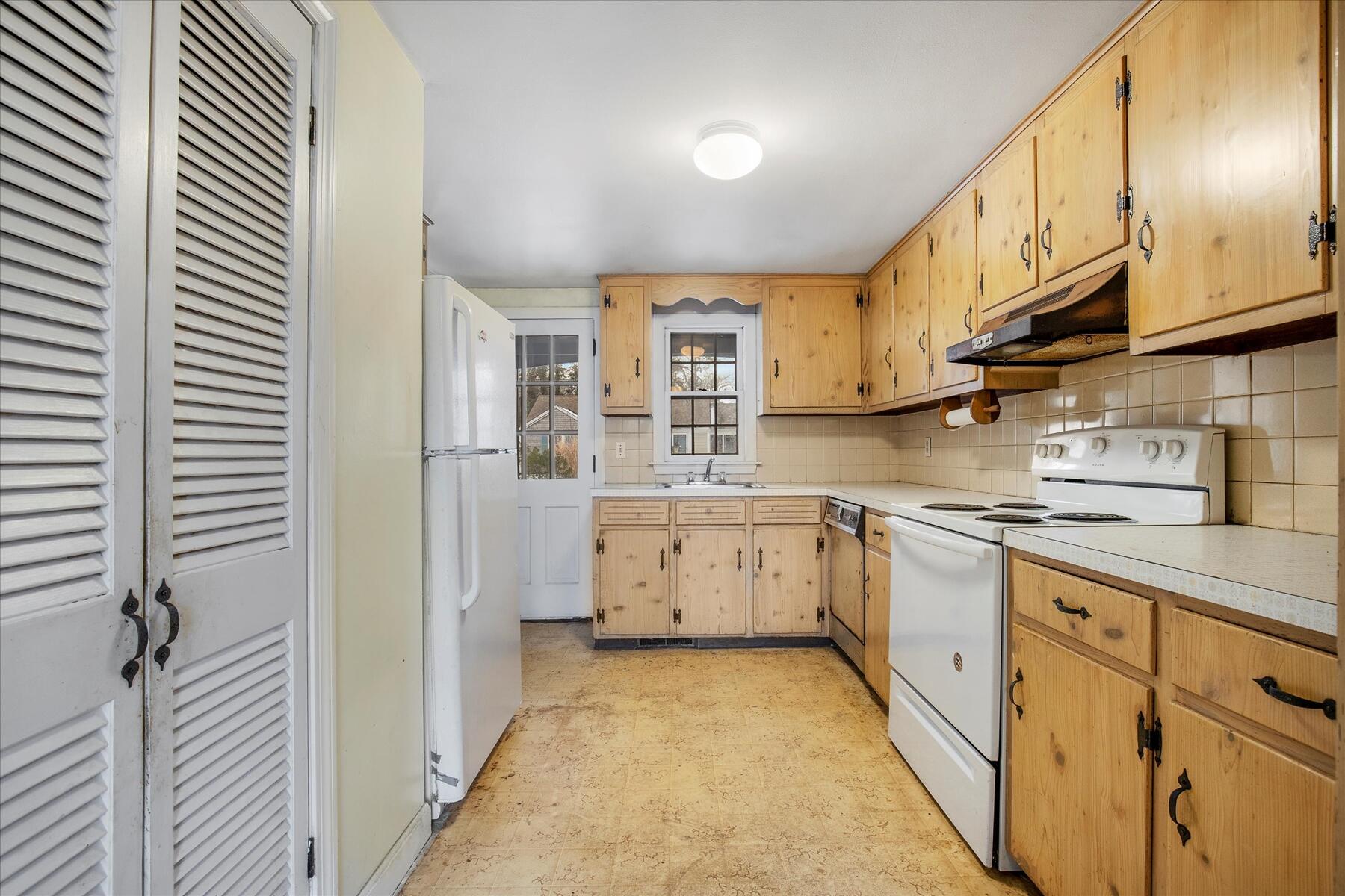 19 Larkin Lane Harwich MA 02645