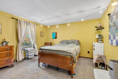 7 Sandy Way Mashpee MA 02649