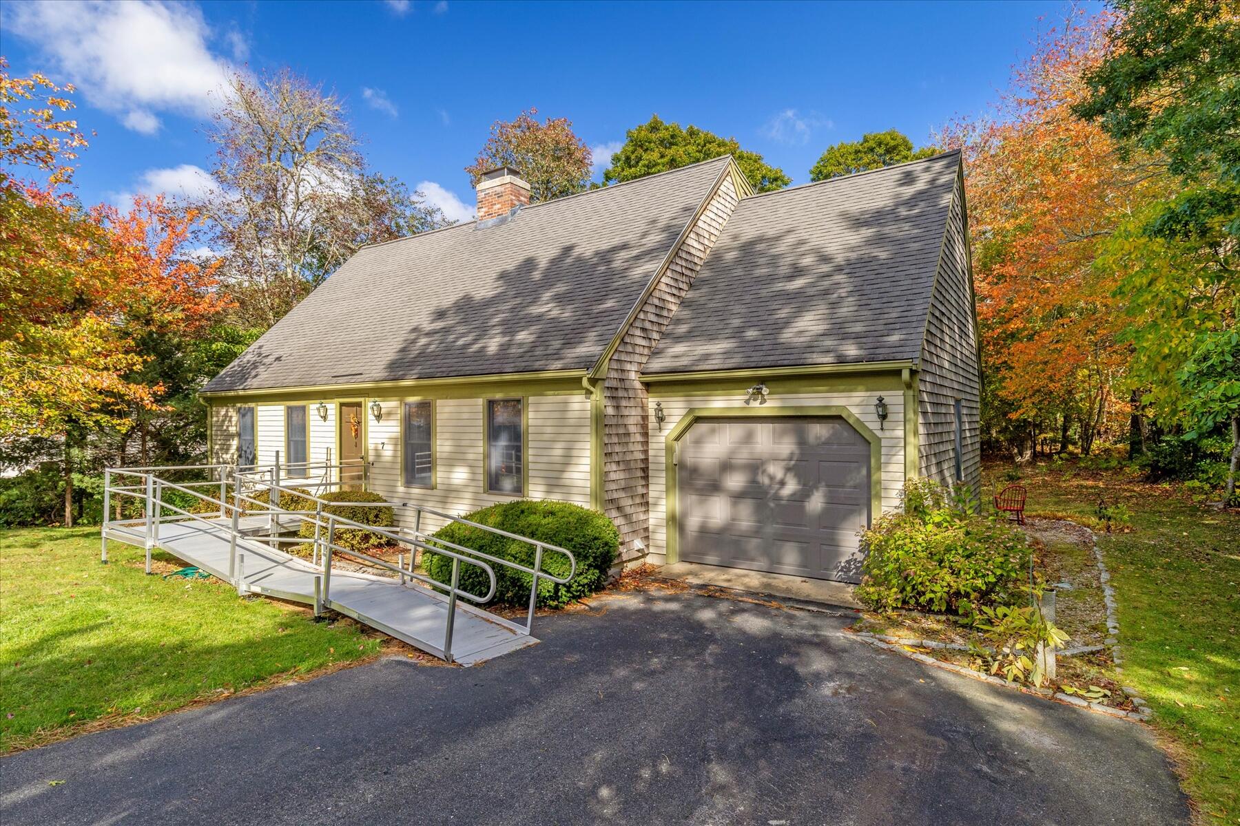 7 Sandy Way Mashpee MA 02649