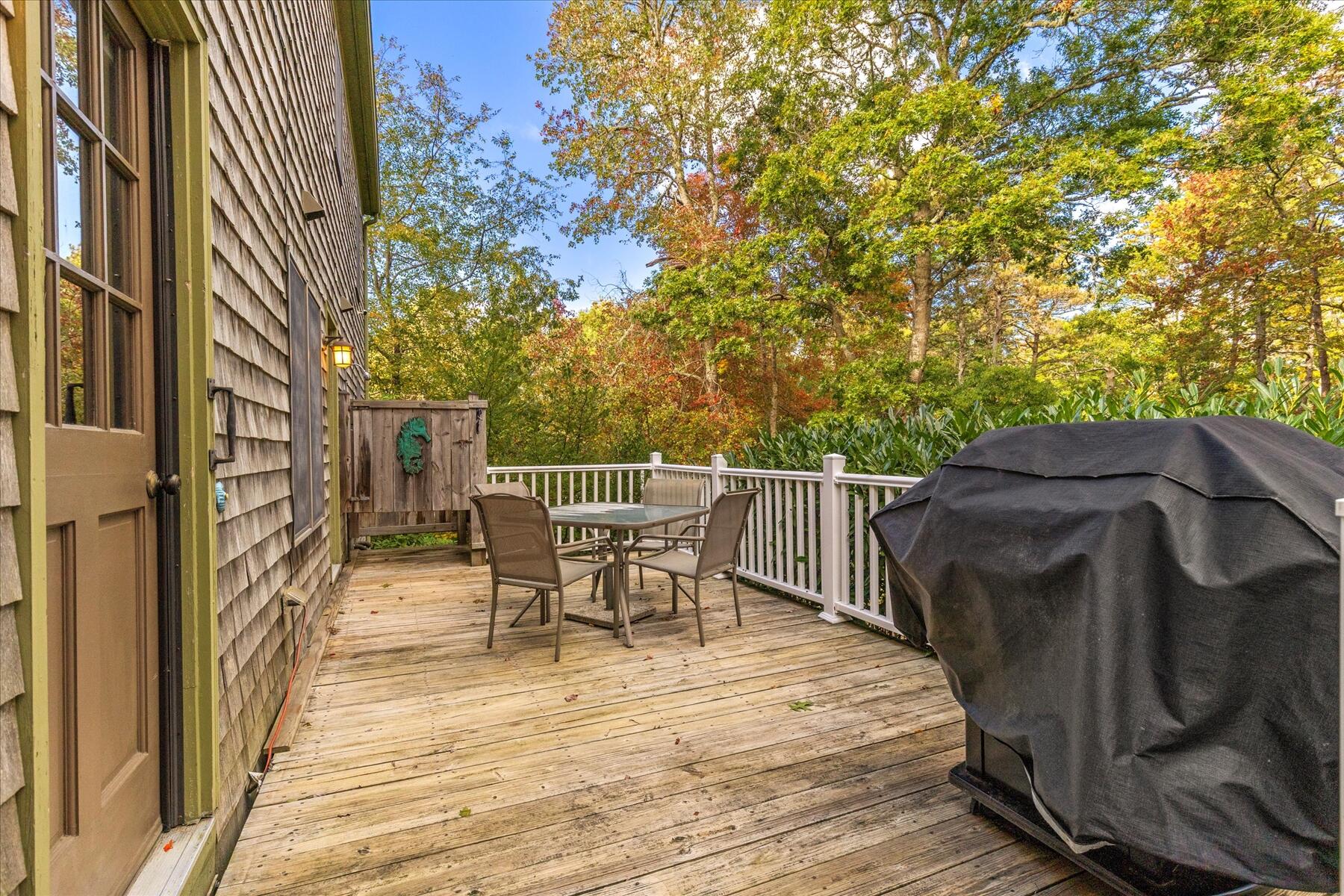 7 Sandy Way Mashpee MA 02649