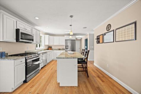 20 Settlers Way Bourne MA 02532
