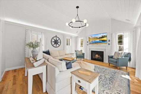 20 Settlers Way Bourne MA 02532