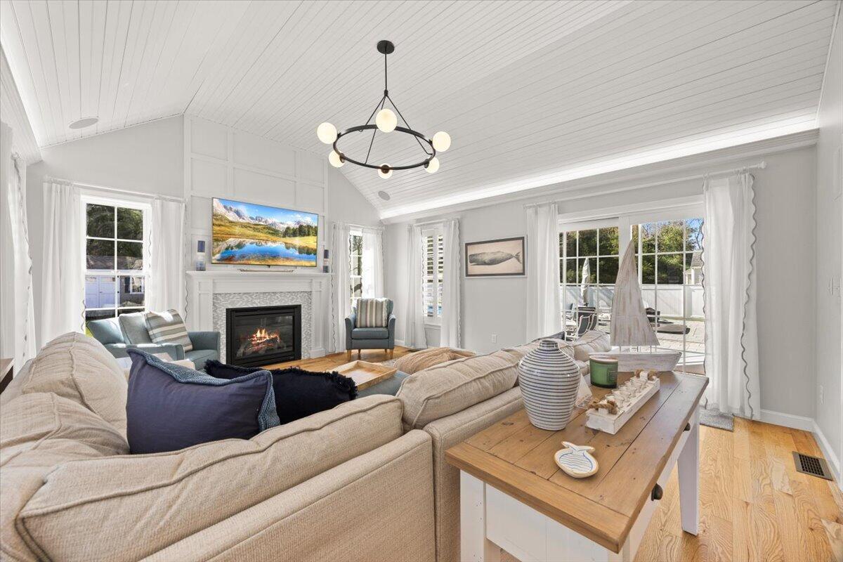 20 Settlers Way Bourne MA 02532