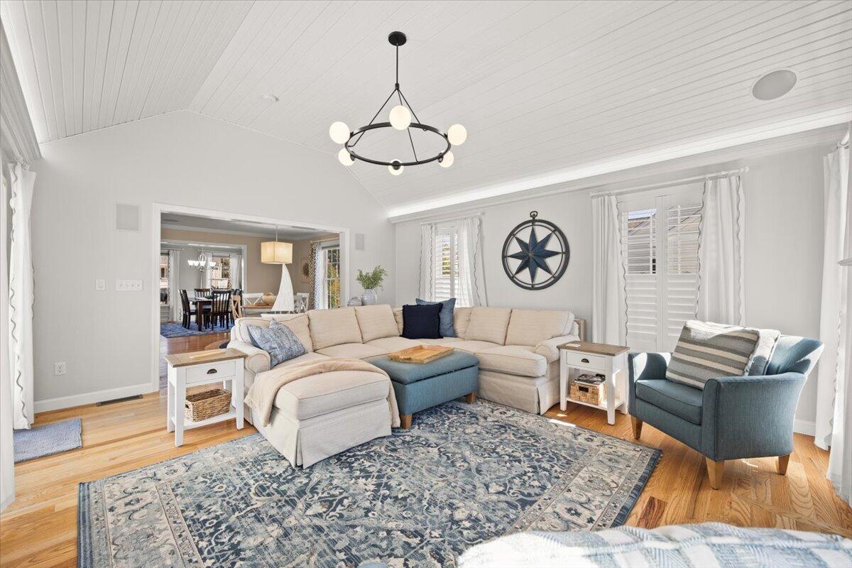20 Settlers Way Bourne MA 02532