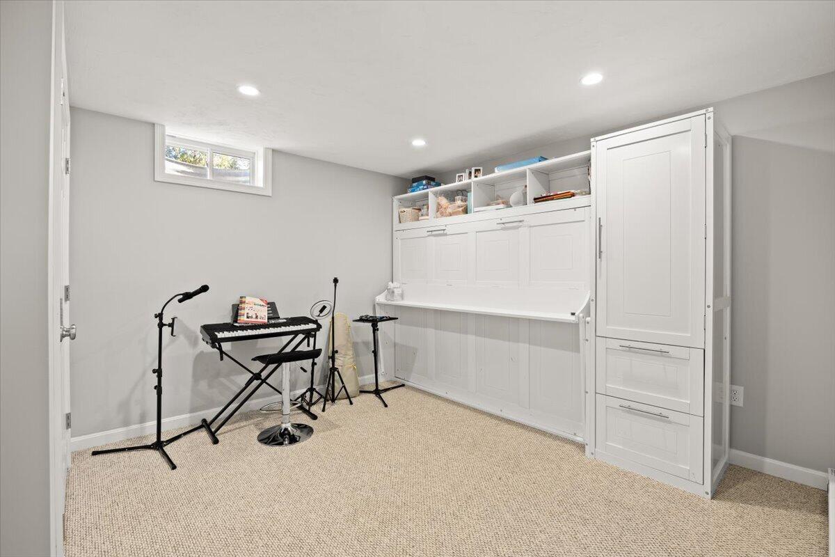 20 Settlers Way Bourne MA 02532