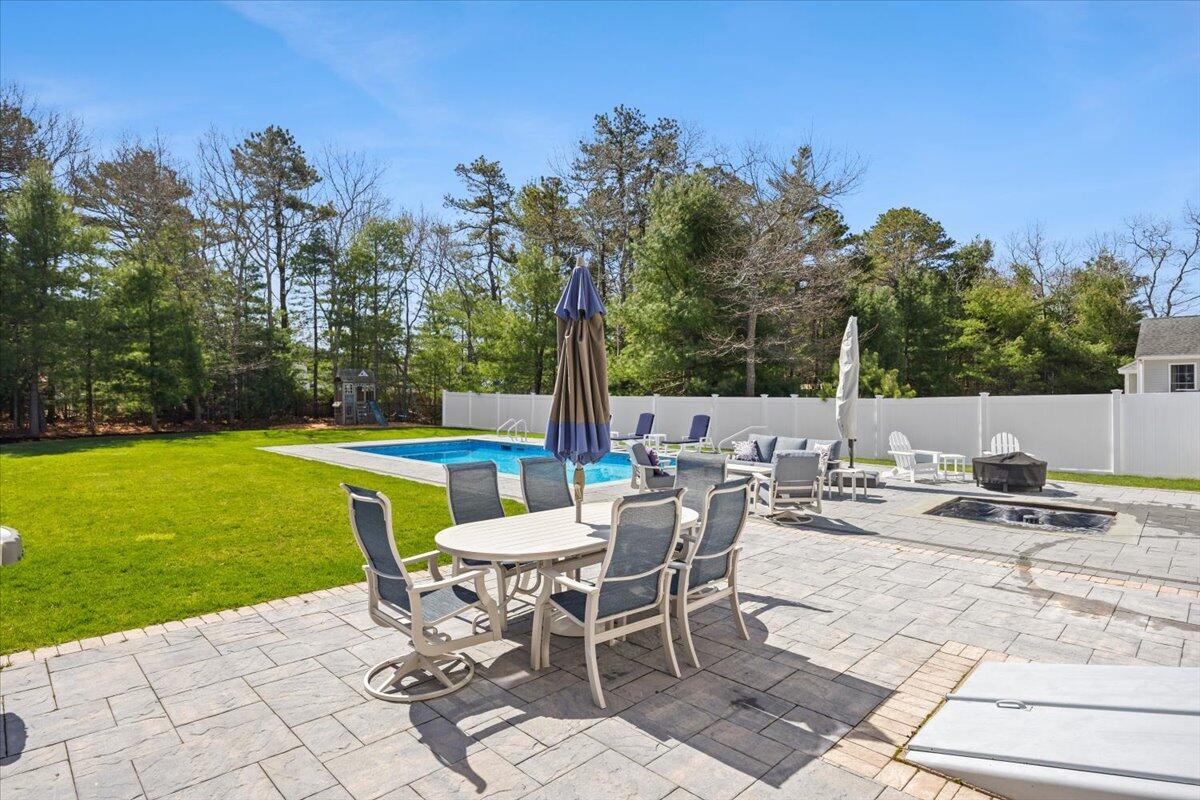 20 Settlers Way Bourne MA 02532