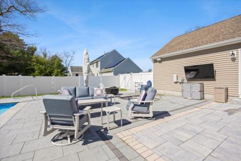 20 Settlers Way Bourne MA 02532