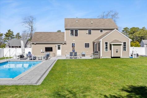 20 Settlers Way Bourne MA 02532
