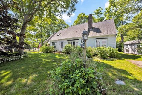 15 Carla Road MA 02601