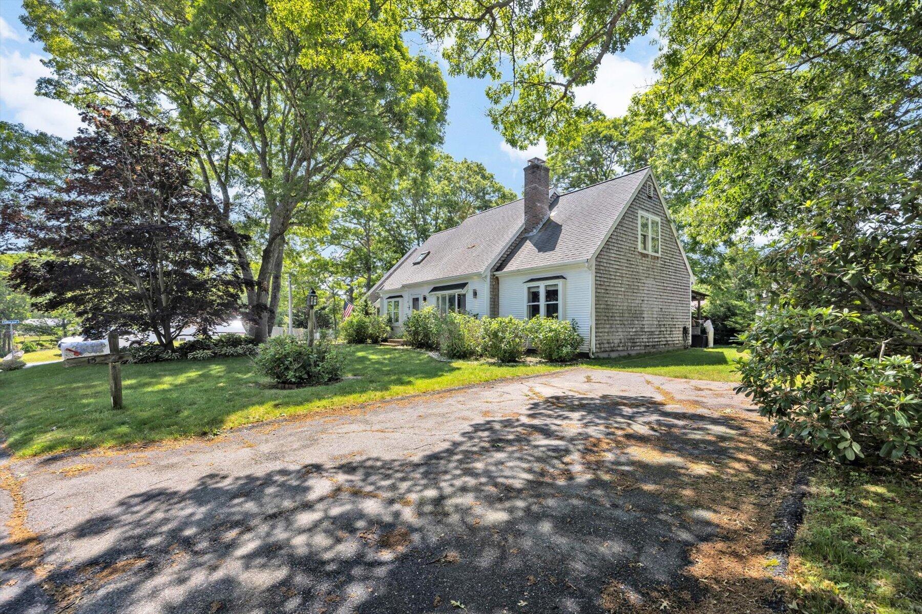 15 Carla Road MA 02601