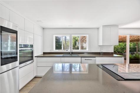 15 Carla Road MA 02601