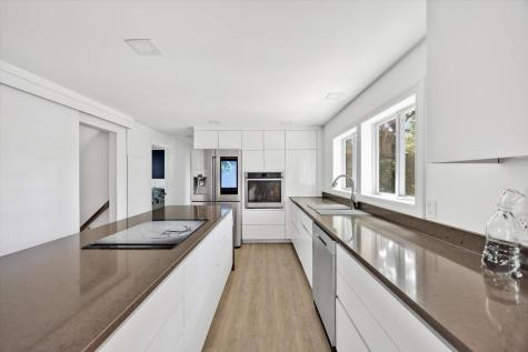 15 Carla Road MA 02601