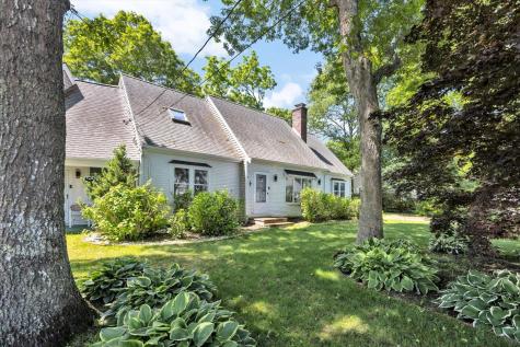 15 Carla Road MA 02601
