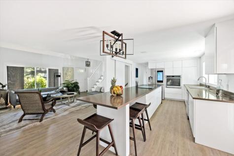 15 Carla Road MA 02601