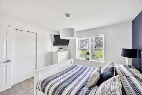 15 Carla Road MA 02601