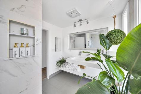 15 Carla Road MA 02601