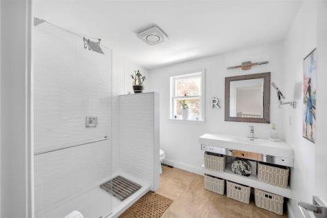 15 Carla Road MA 02601