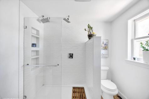 15 Carla Road MA 02601
