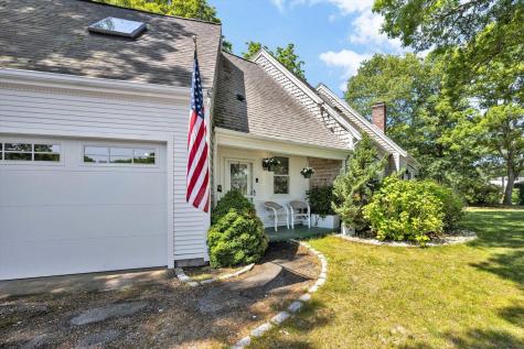 15 Carla Road MA 02601