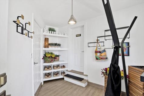 15 Carla Road MA 02601