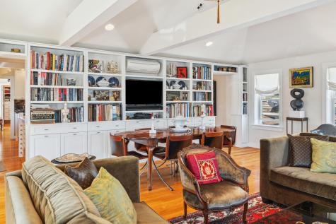 162 Commercial Street Provincetown MA 02657