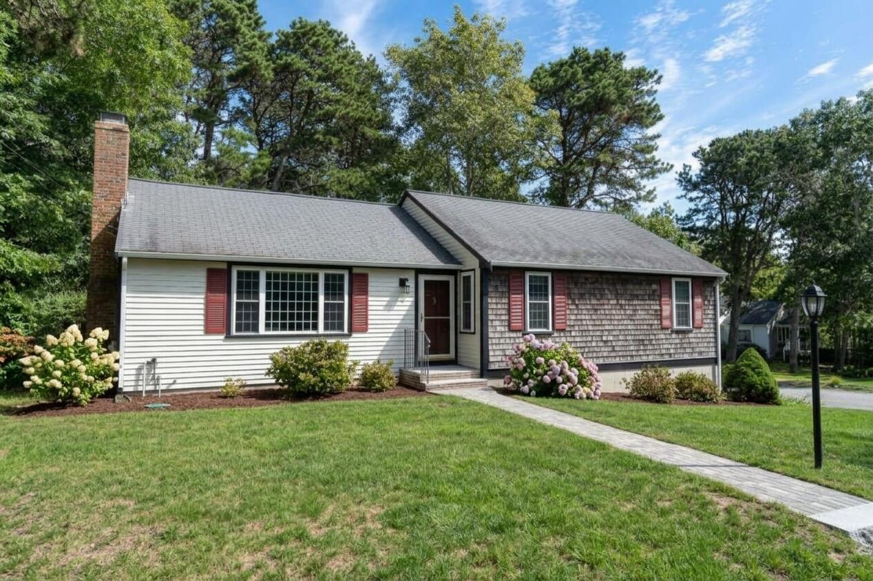 2 Mohegan Lane Yarmouth Port MA 02675