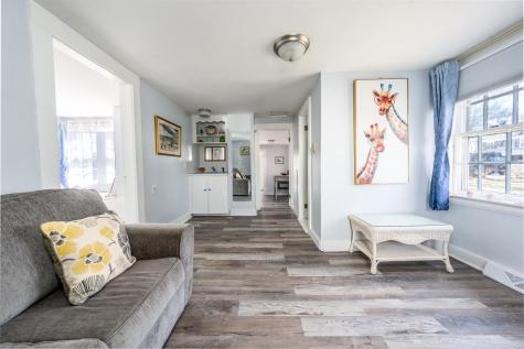 62 Pine Avenue Barnstable MA 02601