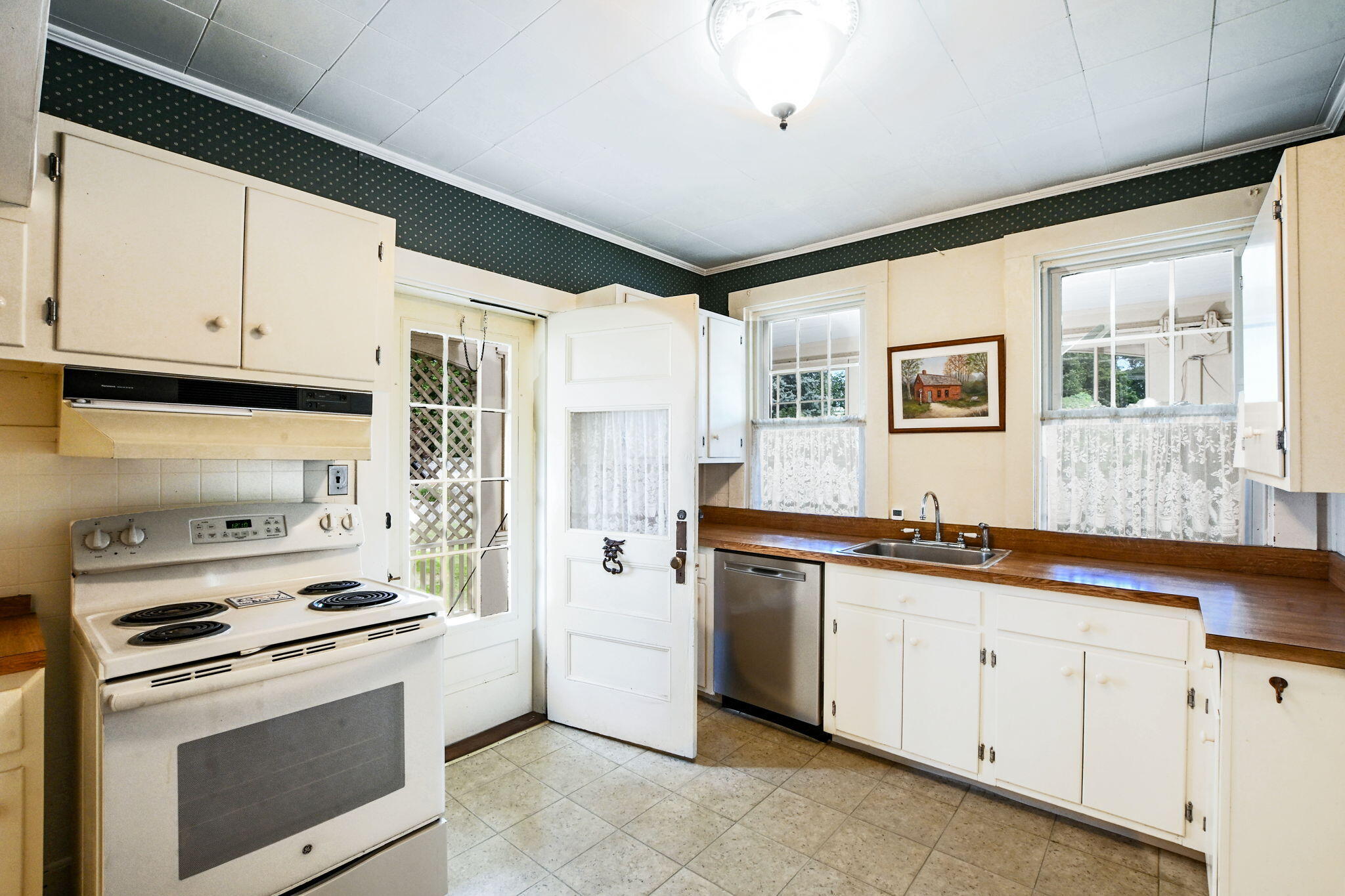 1067 Sandwich Road MA 02561