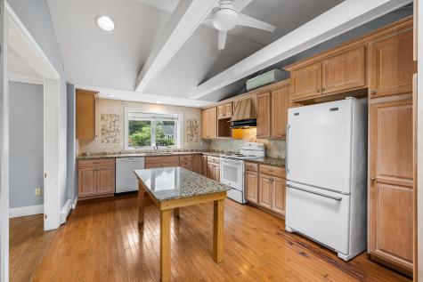 9 E Harbor Circle Teaticket MA 02536