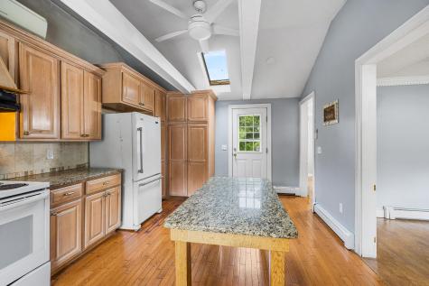 9 E Harbor Circle Teaticket MA 02536