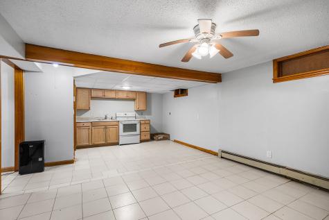 9 E Harbor Circle Teaticket MA 02536